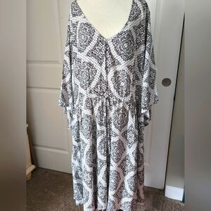 NWT Black & white medallion dress Torrid 4X